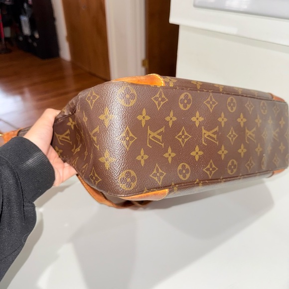 Louis Vuitton Monogram Canvas Boulogne Shoulder Bag - Picture 3 of 13